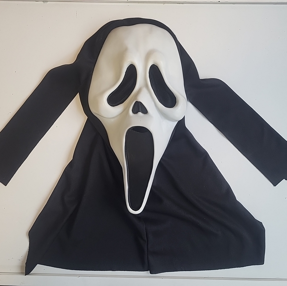 Vintage Scream Ghostface Mask Easter Unlimited (T) Stamp 9206s Glow in the Dark